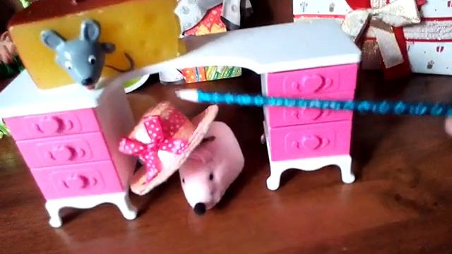 Практический урок английского 2 класс. Предлоги на,в,под-on,in,under. смотреть онлайн