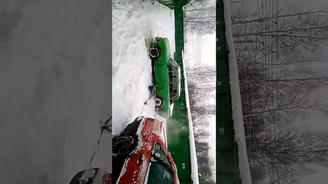 Как перевернуть машину с помощью другой машины. смотреть онлайн