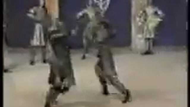 Ансамбль Горец - Танец с саблями ! смотреть онлайн
