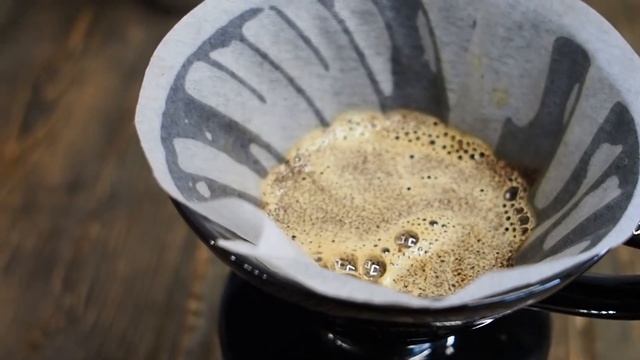 Завариваем кофе в V-60 | V-60 coffee brewing. смотреть онлайн