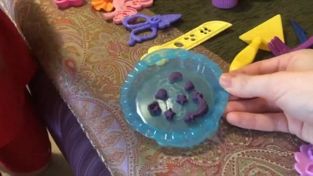PLAY DOH - Лепим из пластилина пирог, кексики и печенье ПЛЭЙ ДО смотреть онлайн