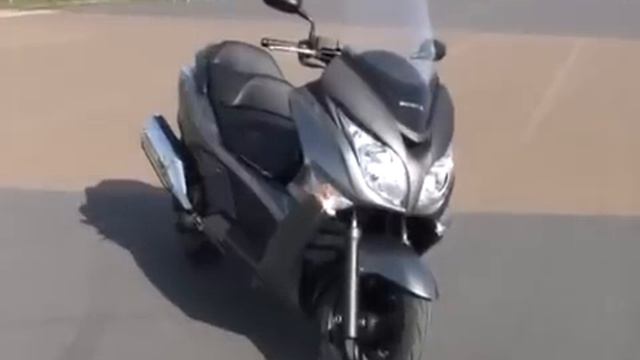 Honda Silver Wing T400 solomoto.es смотреть онлайн