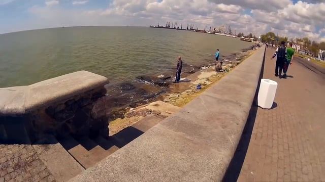 Бердянск(по набережной 30 04 16) смотреть онлайн