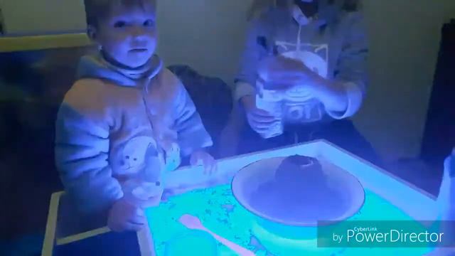 Опыт "Извержение вулкана" Вулкан из пены в домашних условиях домашние опыты с детками смотреть онлайн