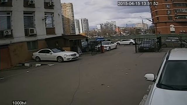 Видеокамера AVS-3200. 960H, 3.6 мм. Расстояние до шлагбаума 25 м. смотреть онлайн