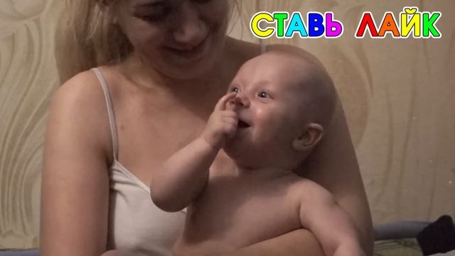 Ребёнок смеётся папе в 4,5 месяца | Анюта Журило смотреть онлайн