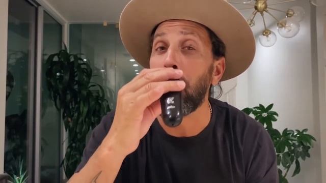 How to Shape Your Mustache (feat. Jason Schneidman) | Gillette Barber Council смотреть онлайн