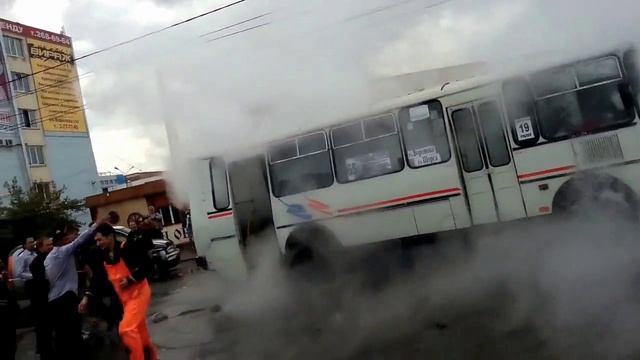 Красноярск Коммунальная авария на Вавилова 22.05.2014 смотреть онлайн