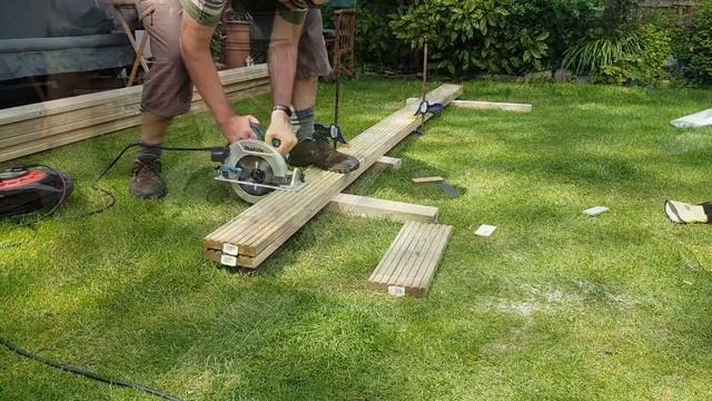 Unboxing and testing a Makita 190mm circular saw (240v UK) смотреть онлайн