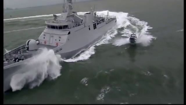 Interceptor Damen 1102 смотреть онлайн