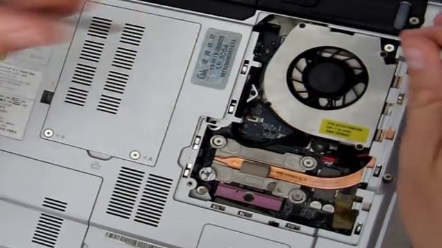 Replace CPU on Lenovo Y410 смотреть онлайн