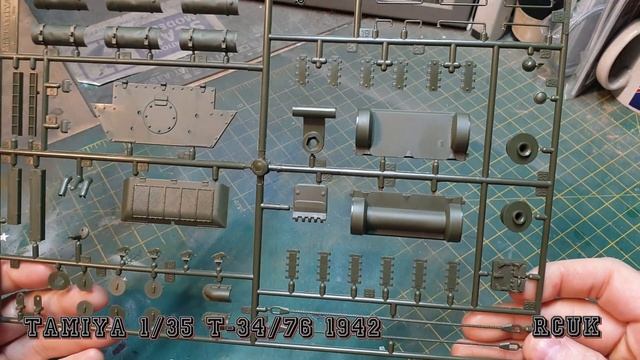 TAMIYA 1/35 RUSSIAN T-34/76 1942 смотреть онлайн