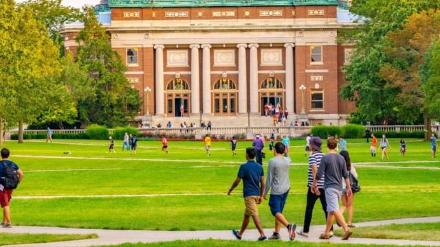 5 Group oo Ardayda ah oo bilaamay. смотреть онлайн