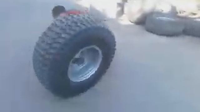 ГонщеГ с колесом!!! смотреть онлайн
