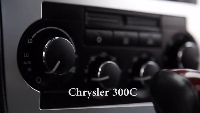 2017 Roll Royce Phantom vs Chrysler 300C смотреть онлайн