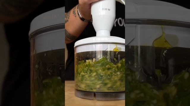 БЕЗУМНО АРОМАТНЫЙ ПЕСТО! #рецепты #рецептысоуса #простойрецепт #песто #соус #соусумясу #португалия смотреть онлайн