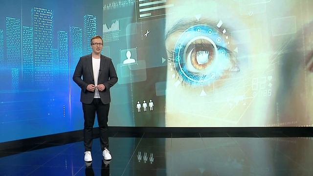 iNews: умные линзы питаются от слёз человека смотреть онлайн