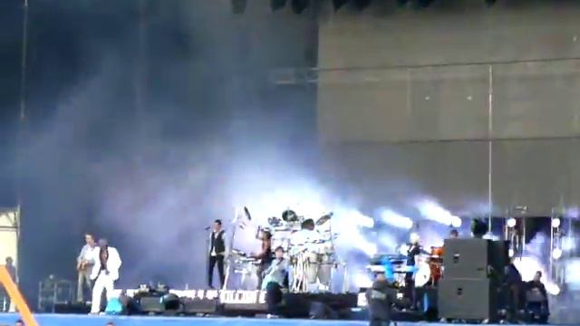 Faithless - Mass Destruction (live)