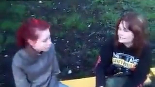 девушки смеются как лошади