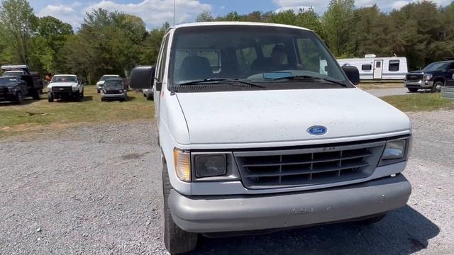 LOT 8 - 1993 Ford E350 Cargo Van смотреть онлайн