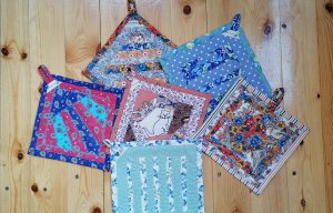 Кухонные прихватки в стиле пэчворк.