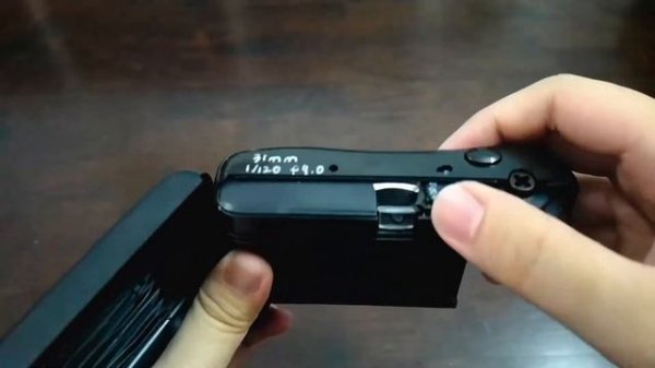 How to load Film - Lomography Simple Use Camera