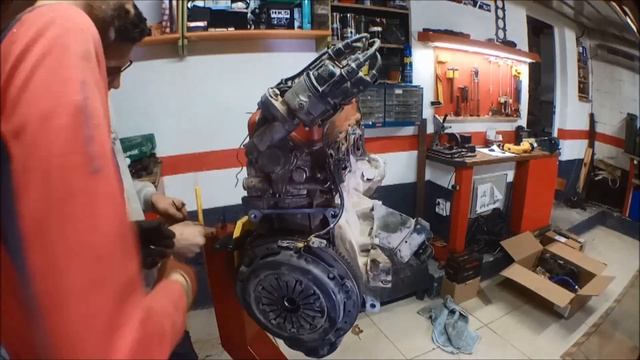Engine Rebuild Suzuki Samurai SJ413 G13A / Episode #1 (removing the engine) смотреть онлайн