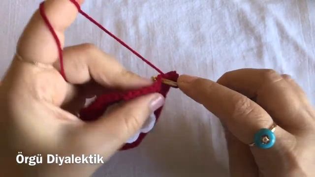 Frida’s Flowers Blanket (Fridanın Çiçekli Battaniyesi) 1. Motif смотреть онлайн