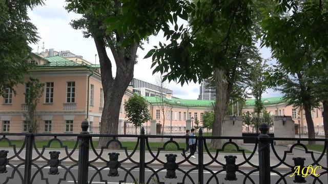 Москва. Страстной бульвар. 2021 год смотреть онлайн