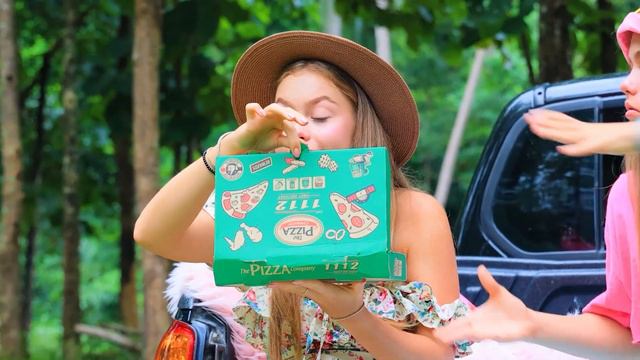 Секретные домики близняшек! 24 часа челлендж! смотреть онлайн