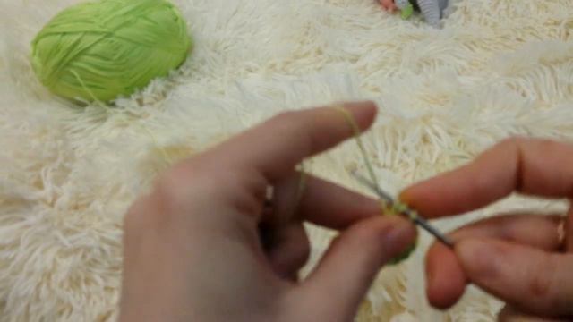 МК Вяжем листик крючком смотреть онлайн