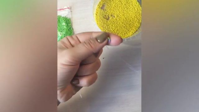 Браслет "Ромашки" из бисера смотреть онлайн