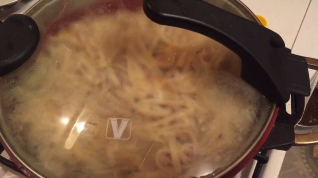ГОТОВИМ МАКАРОНЫ ПО-ФЛОТСКИ И ЩИ ИЗ КВАШЕНОЙ КАПУСТЫ смотреть онлайн