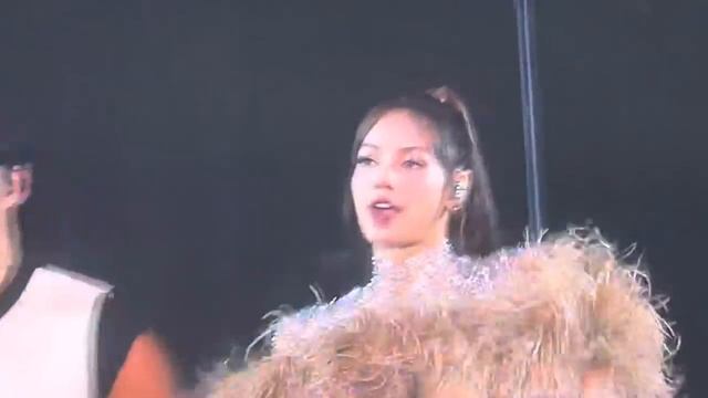 LALISA with POLE DANCE by LISA BLACKPINK CONCERT SINGAPORE смотреть онлайн