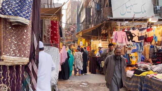 ?? Lahore, Pakistan - 4K Walking Tour & Captions With An Additional Information