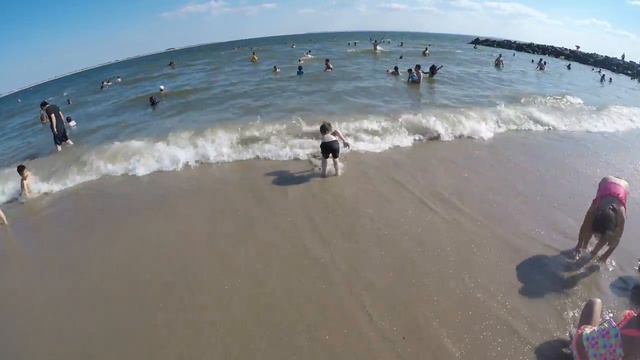 Manhattan beach. Гио на Манхэттен пляже. смотреть онлайн