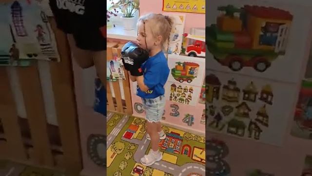 Безусловный герой недели ?Бокс! ???Тренировка с мальчиками! 10я гр, ДС 47 г. Челябинск смотреть онлайн