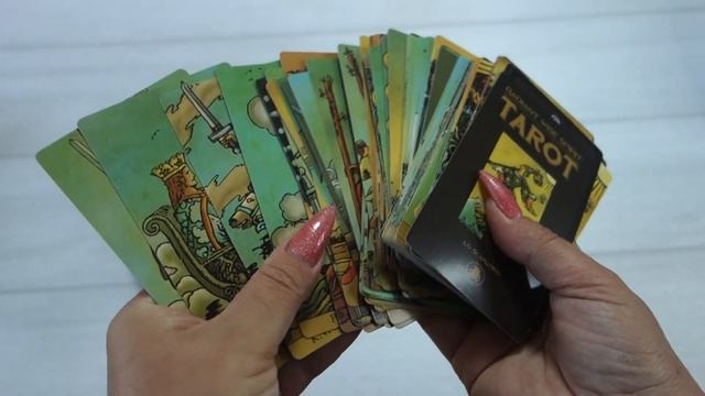 Шесть посылок в одной. Распаковка колоды таро Сияющего Мудрого Духа/ Radiant Wise Spirit Tarot. смотреть онлайн