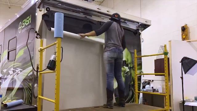 WRAPPING A TRAILER!! смотреть онлайн