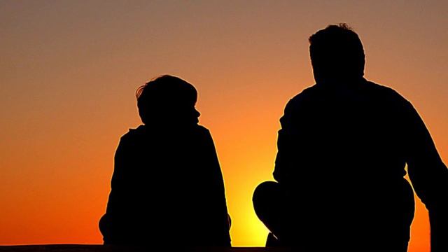 Мама лежала рядом с кроватью. Я пытался ее разбудить, но она не просыпалась смотреть онлайн