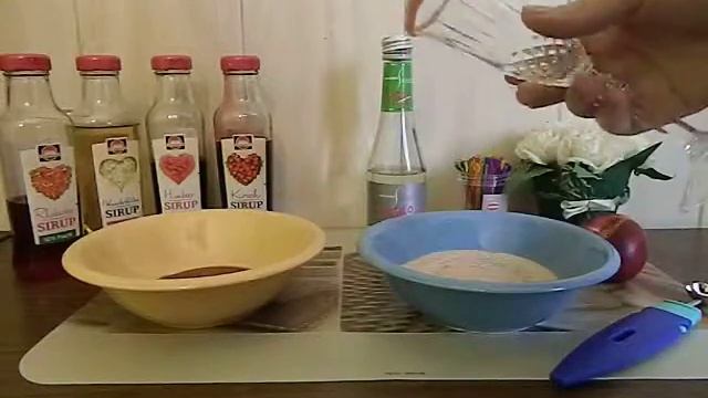 Schwartau Sirup Kirsche mit Hugo-Sekt Rezept смотреть онлайн