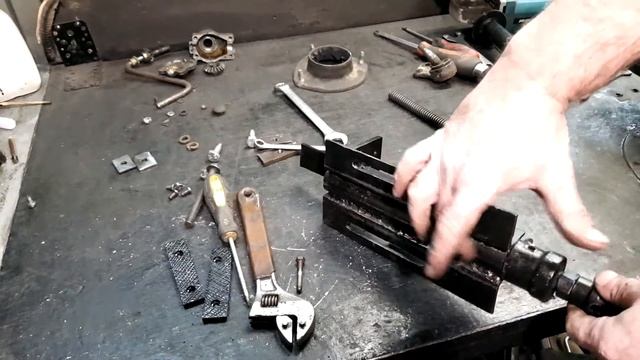 Тиски с неподвижным винтом своими руками из домкрата от классики и старых автозапчастей смотреть онлайн