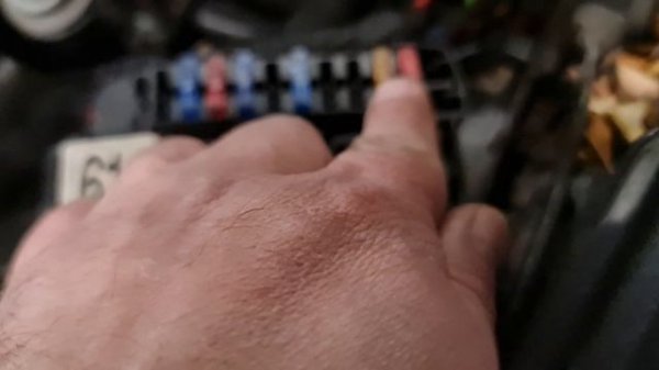 Audi A6 C6 4F разряжается аккумулятор. Починил.