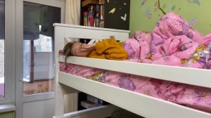 VLOG Не пошли в школу Кира приболела а я снова поменяла куртку