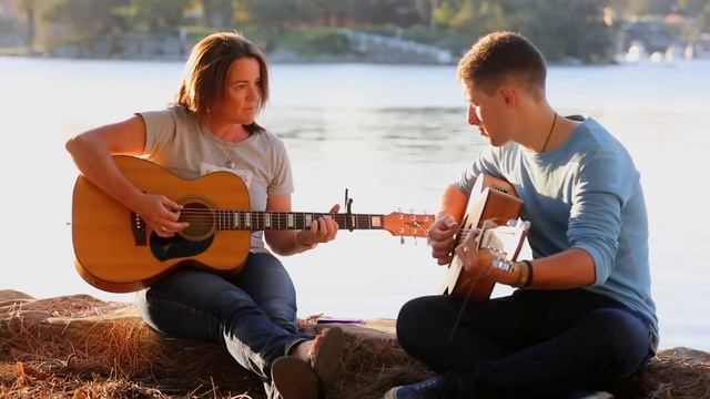 How to play "Dancing In The Dark" by Marie Wilson смотреть онлайн