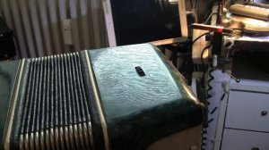 Баян, гармонь и аккордеон : чем же их полировать ?