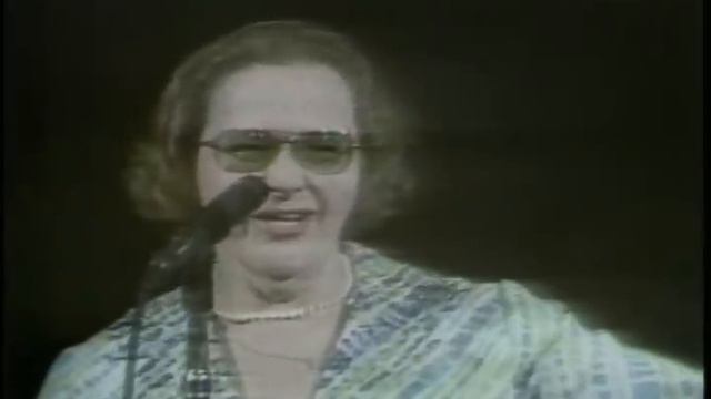 Kate Smith from the Flyers vs Bruins Stanley Cup Playoffs May 19th 1974 смотреть онлайн