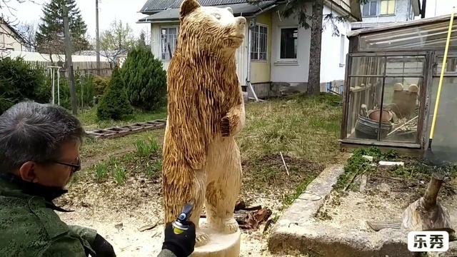 Добрый мишка из дерева (резьба шерсти и обжиг).