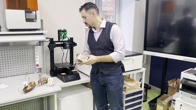 Оборудование для школ -Лазерный резчик/гравировщик Makeblock Laserbox Pro