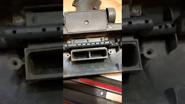 Чистим щётку от пылесоса LG / пылесосу 7 лет смотреть онлайн